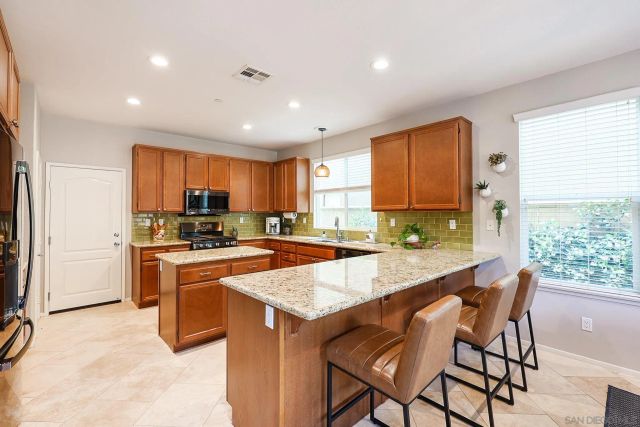 10062 Day Creek Trl, Santee, CA 92071