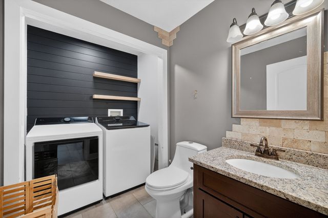 5840 Pleasant Street, West Des Moines, IA 50266