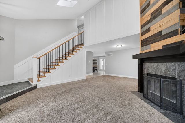 5840 Pleasant Street, West Des Moines, IA 50266