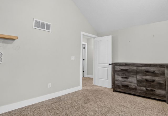 5840 Pleasant Street, West Des Moines, IA 50266