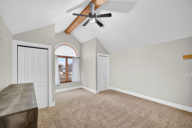 5840 Pleasant Street, West Des Moines, IA 50266