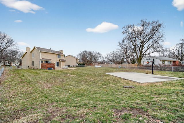 5840 Pleasant Street, West Des Moines, IA 50266