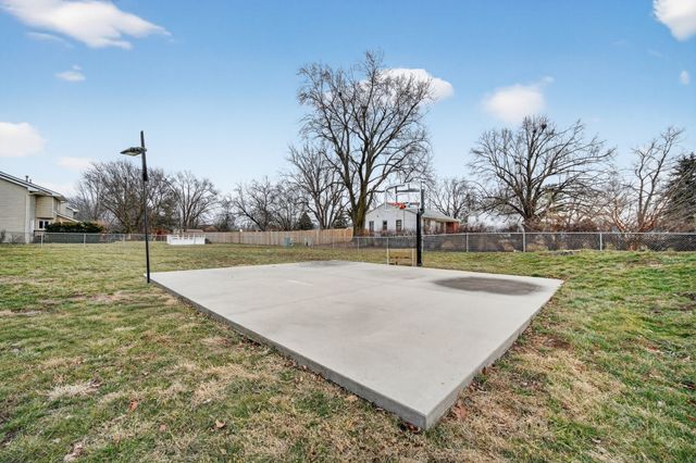 5840 Pleasant Street, West Des Moines, IA 50266