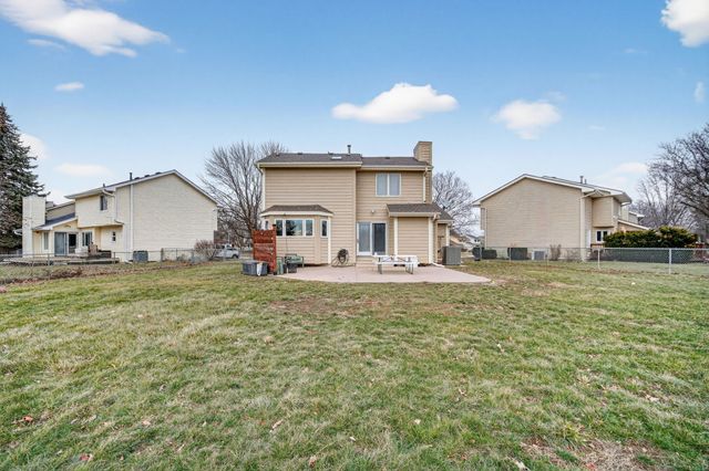 5840 Pleasant Street, West Des Moines, IA 50266