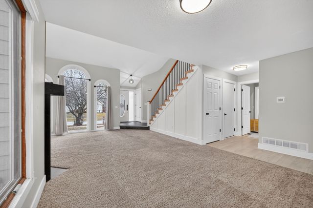 5840 Pleasant Street, West Des Moines, IA 50266