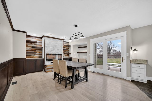 5840 Pleasant Street, West Des Moines, IA 50266