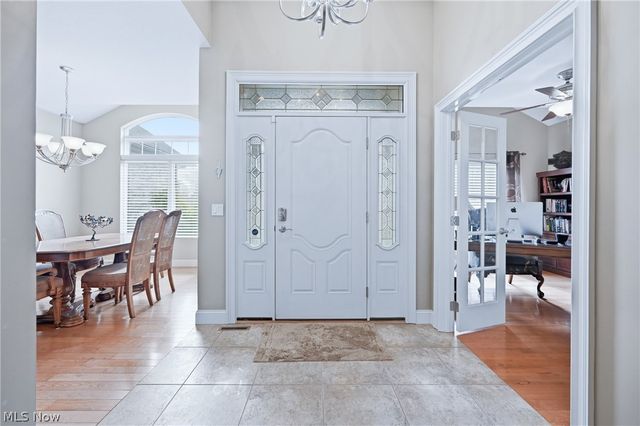 105 Muirfield Drive SE, Howland, OH 44484