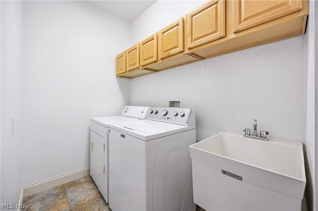 105 Muirfield Drive SE, Howland, OH 44484