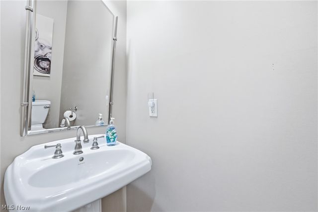 105 Muirfield Drive SE, Howland, OH 44484