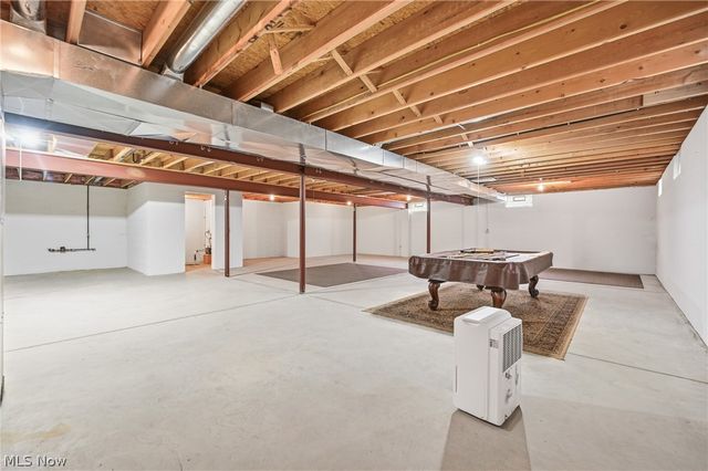 105 Muirfield Drive SE, Howland, OH 44484