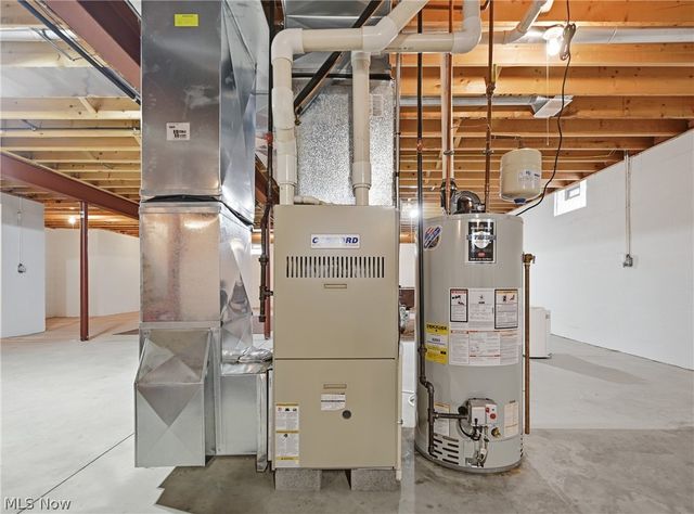 105 Muirfield Drive SE, Howland, OH 44484