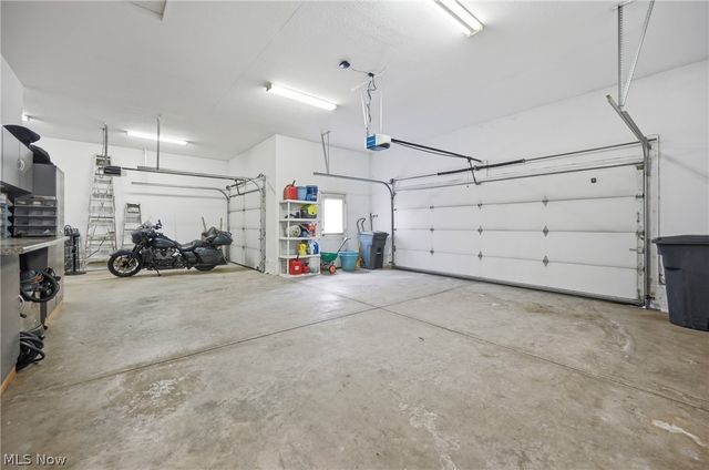 105 Muirfield Drive SE, Howland, OH 44484