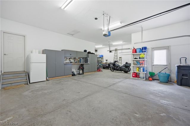 105 Muirfield Drive SE, Howland, OH 44484