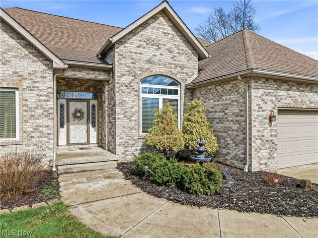 105 Muirfield Drive SE, Howland, OH 44484