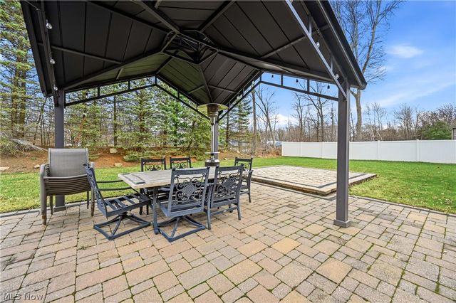 105 Muirfield Drive SE, Howland, OH 44484