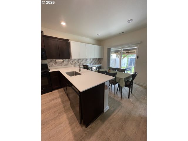 2383 Nw MATTEO Dr, Mc Minnville, OR 97128