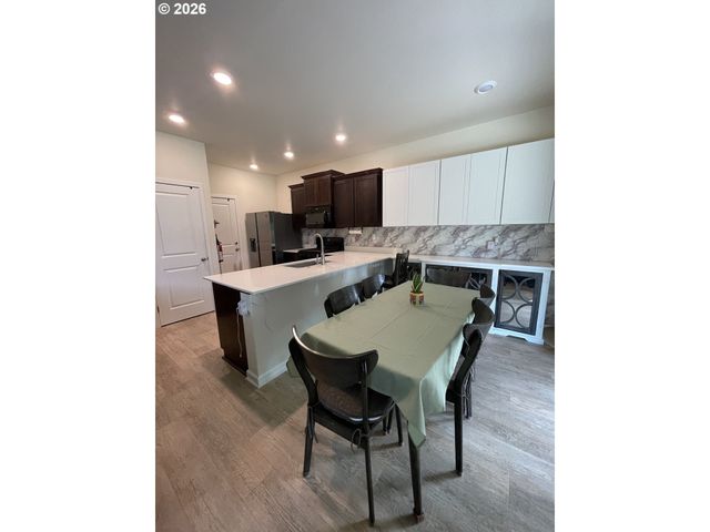 2383 Nw MATTEO Dr, Mc Minnville, OR 97128