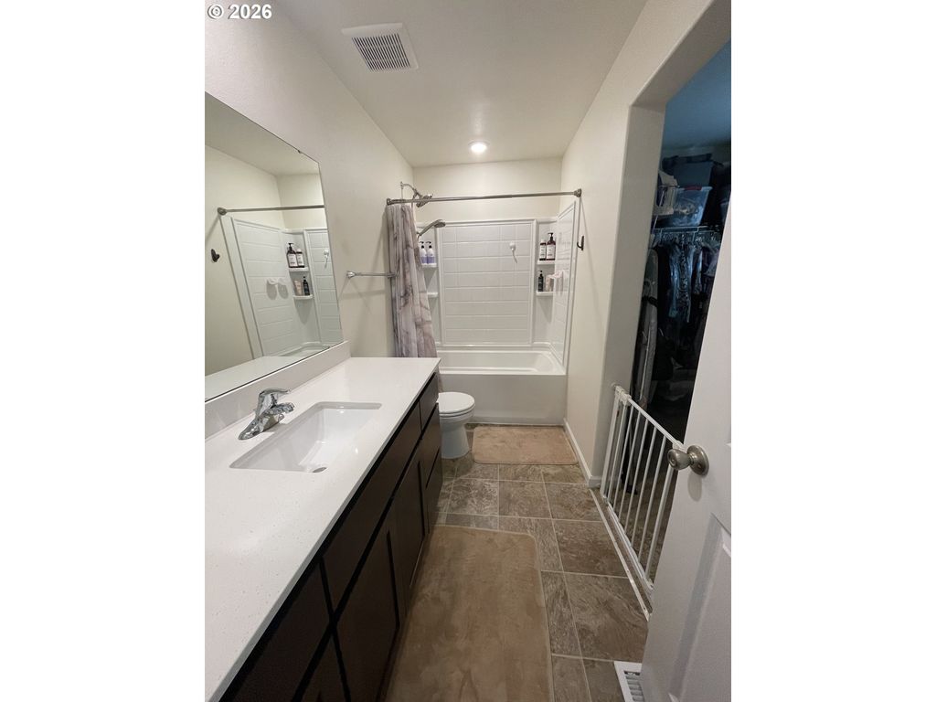 Image 16 of property listing at 2383 Nw MATTEO Dr, Mc Minnville, OR 97128