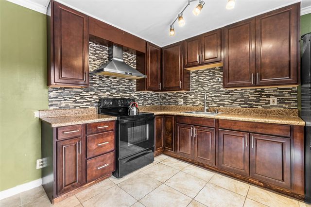 216 Lake Arbor Drive, Palm Springs, FL 33461