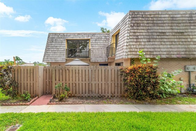 216 Lake Arbor Drive, Palm Springs, FL 33461