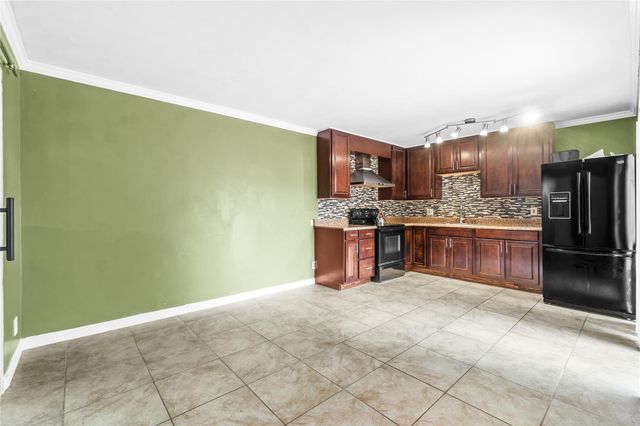 216 Lake Arbor Drive, Palm Springs, FL 33461