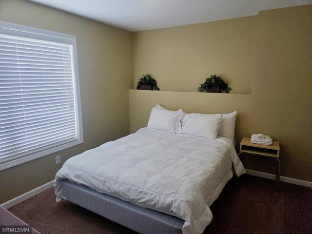 6902 Falmouth Curve, Shakopee, MN 55379