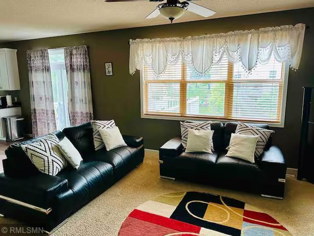 6902 Falmouth Curve, Shakopee, MN 55379