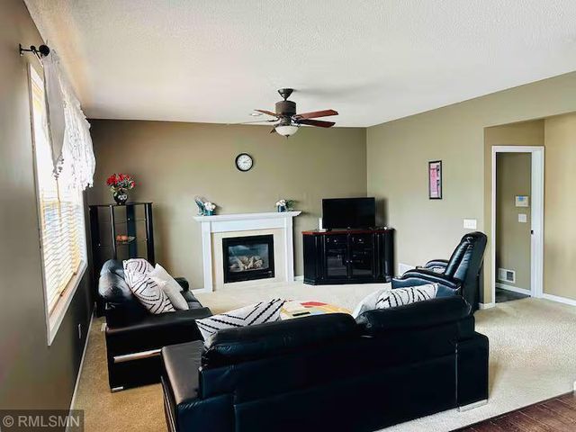 6902 Falmouth Curve, Shakopee, MN 55379