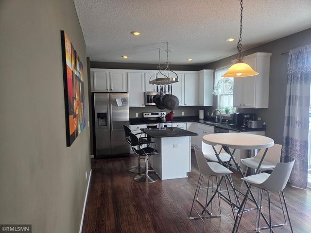 6902 Falmouth Curve, Shakopee, MN 55379