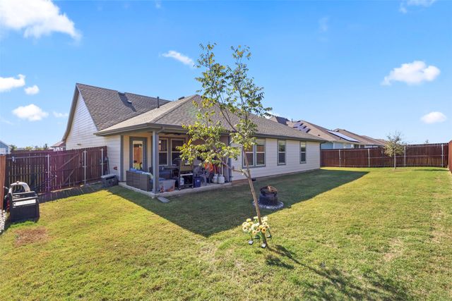 742 Buttercup Drive, Pilot Point, TX 76258