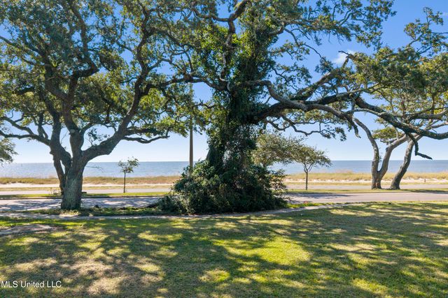 1484 Beach Boulevard, Biloxi, MS 39530