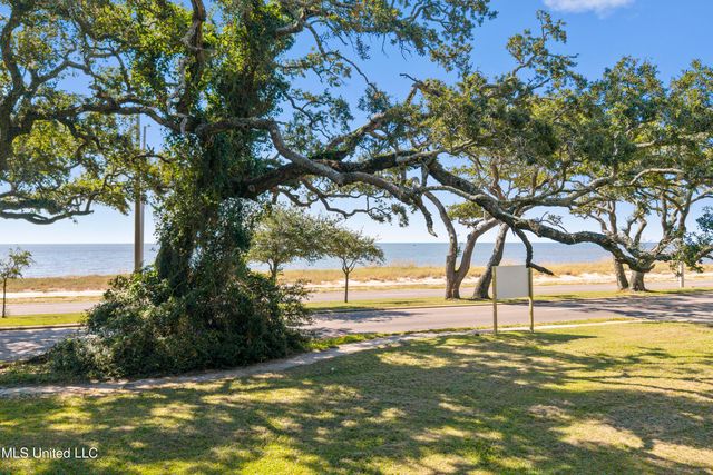 1484 Beach Boulevard, Biloxi, MS 39530