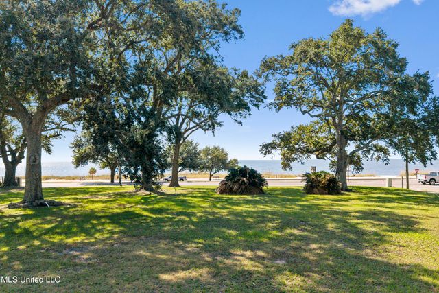 1484 Beach Boulevard, Biloxi, MS 39530