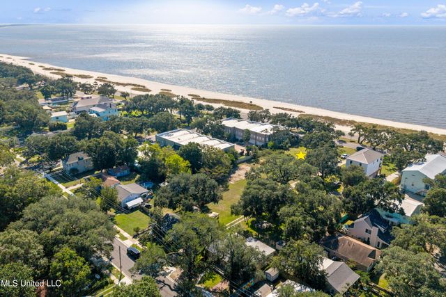 1484 Beach Boulevard, Biloxi, MS 39530