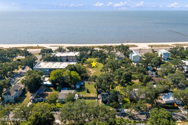 1484 Beach Boulevard, Biloxi, MS 39530