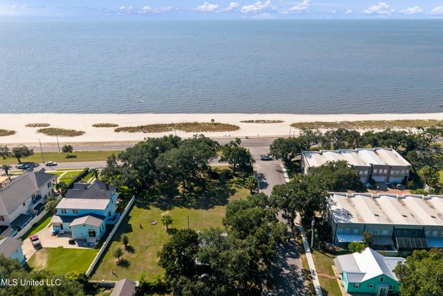 1484 Beach Boulevard, Biloxi, MS 39530