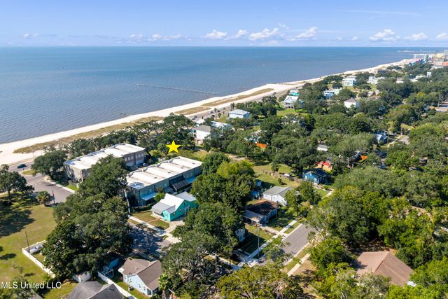 1484 Beach Boulevard, Biloxi, MS 39530