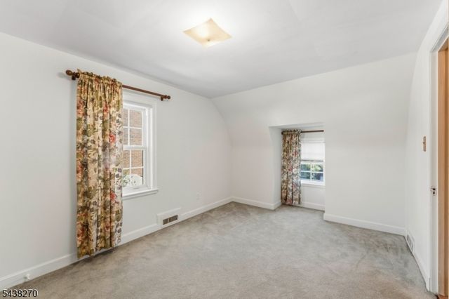 1400 Summit Ter, Linden City, NJ 07036