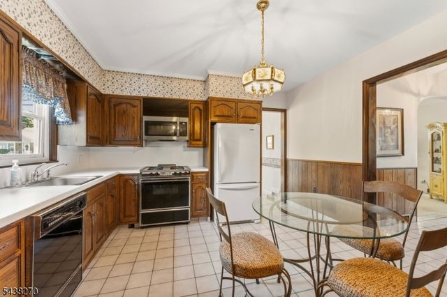 1400 Summit Ter, Linden City, NJ 07036