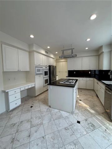 6 Ponte, Irvine, CA 92606