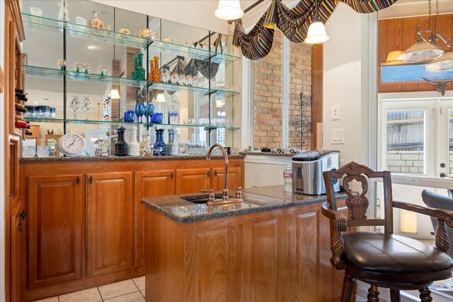 7711 Ravenswood Road, Granbury, TX 76049