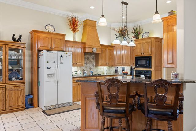 7711 Ravenswood Road, Granbury, TX 76049