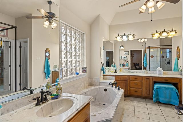 7711 Ravenswood Road, Granbury, TX 76049