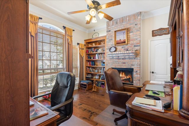 7711 Ravenswood Road, Granbury, TX 76049