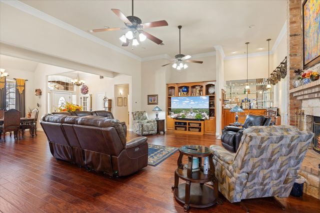 7711 Ravenswood Road, Granbury, TX 76049