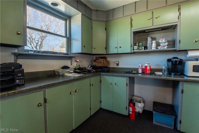 13390 Ravenna Avenue NE, Hartville, OH 44632