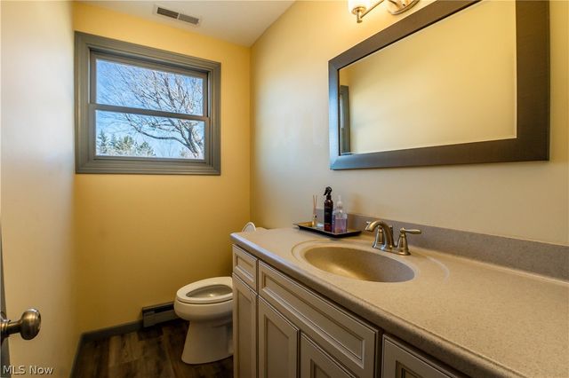 13390 Ravenna Avenue NE, Hartville, OH 44632