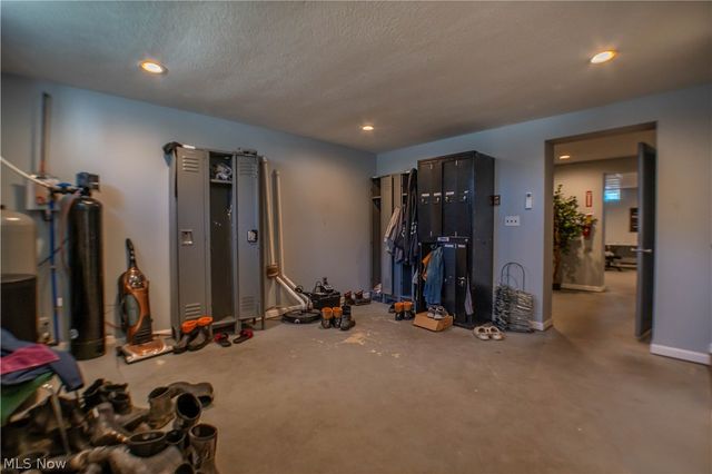 13390 Ravenna Avenue NE, Hartville, OH 44632