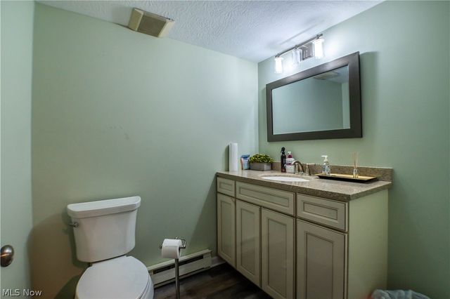 13390 Ravenna Avenue NE, Hartville, OH 44632