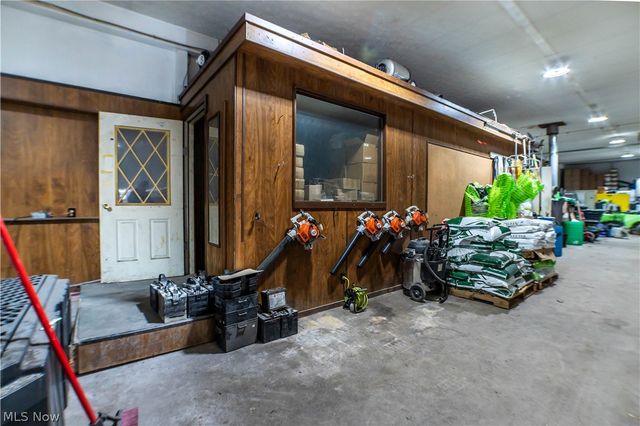 13390 Ravenna Avenue NE, Hartville, OH 44632